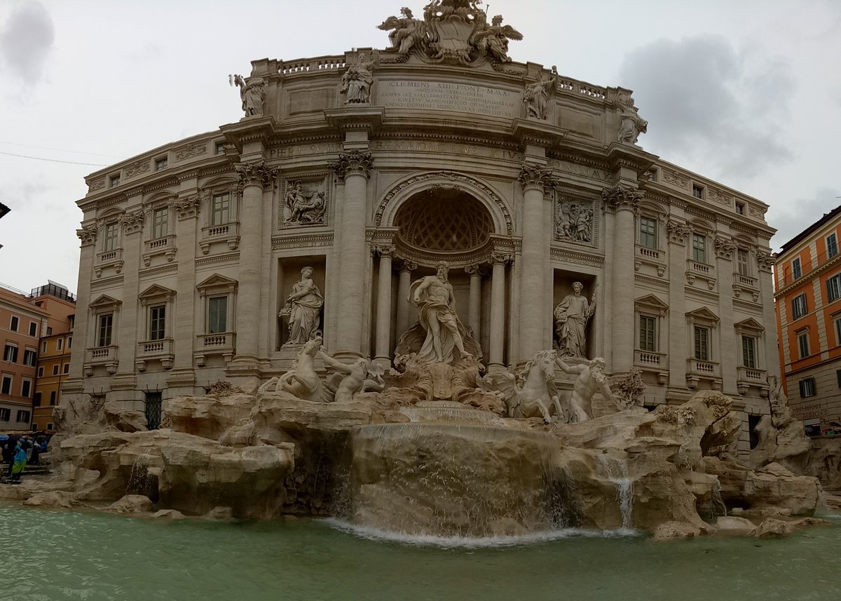 NewmanCollegeWA's tweet photo. Italian Tour Day 2: Students enjoyed visiting historical landmark sites including the Coliseum and Forum, the Trevi Fountain and Spanish steps #ShinethroughDiscovery #ItalianTour2018 #CulturalLearning https://t.co/vbzovIBPHG