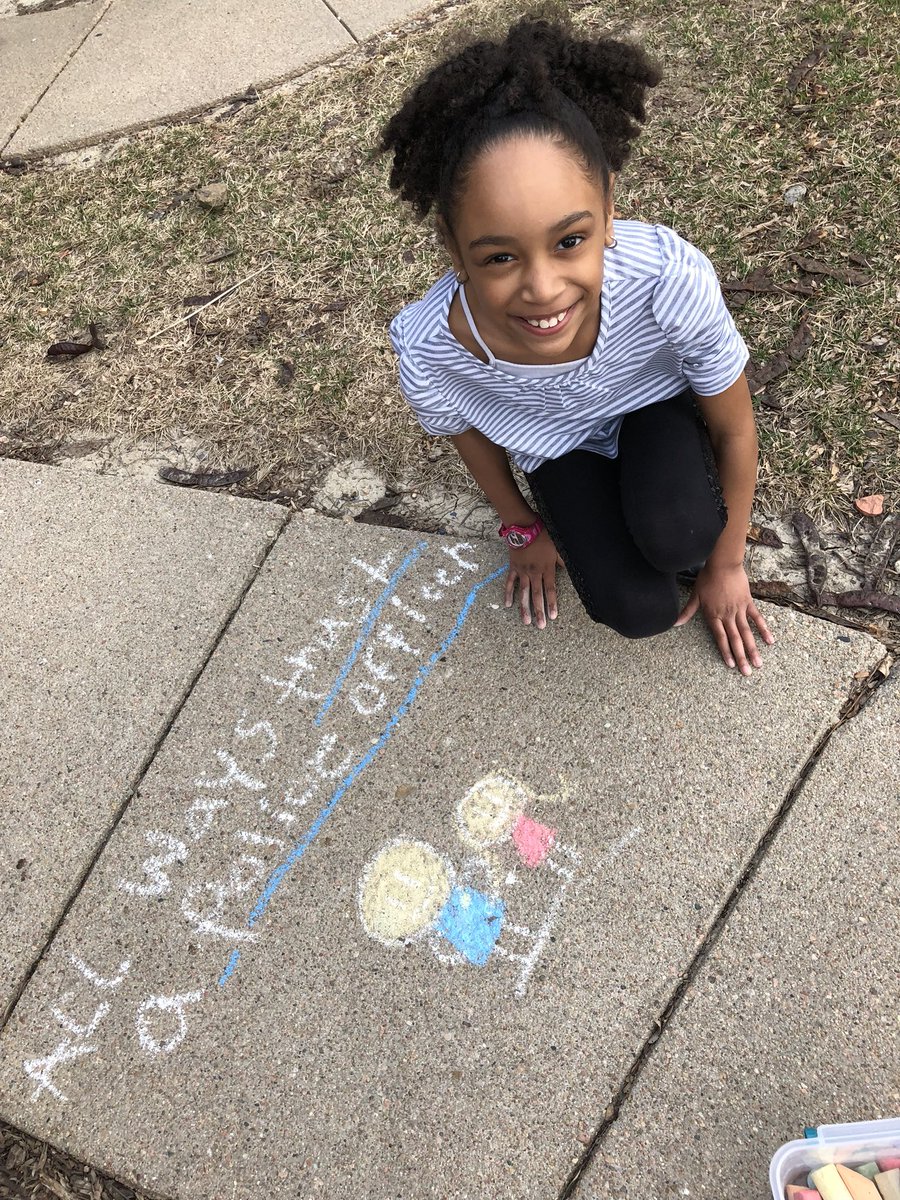 OPDLtHodges's tweet photo. My daughter and her chalk art! 🤗She trust police officers too! #mylilartist #opd #buildcommunitytrust https://t.co/iwg5mq99B9