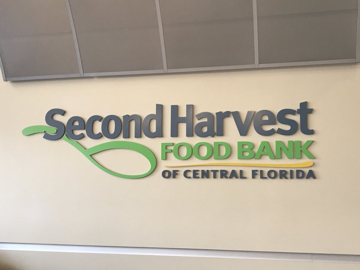 HRinspired's tweet photo. The @hrflorida council is volunteering @feedhopenow! #HRFL18 @HRTampa https://t.co/zeKzTWyUq2