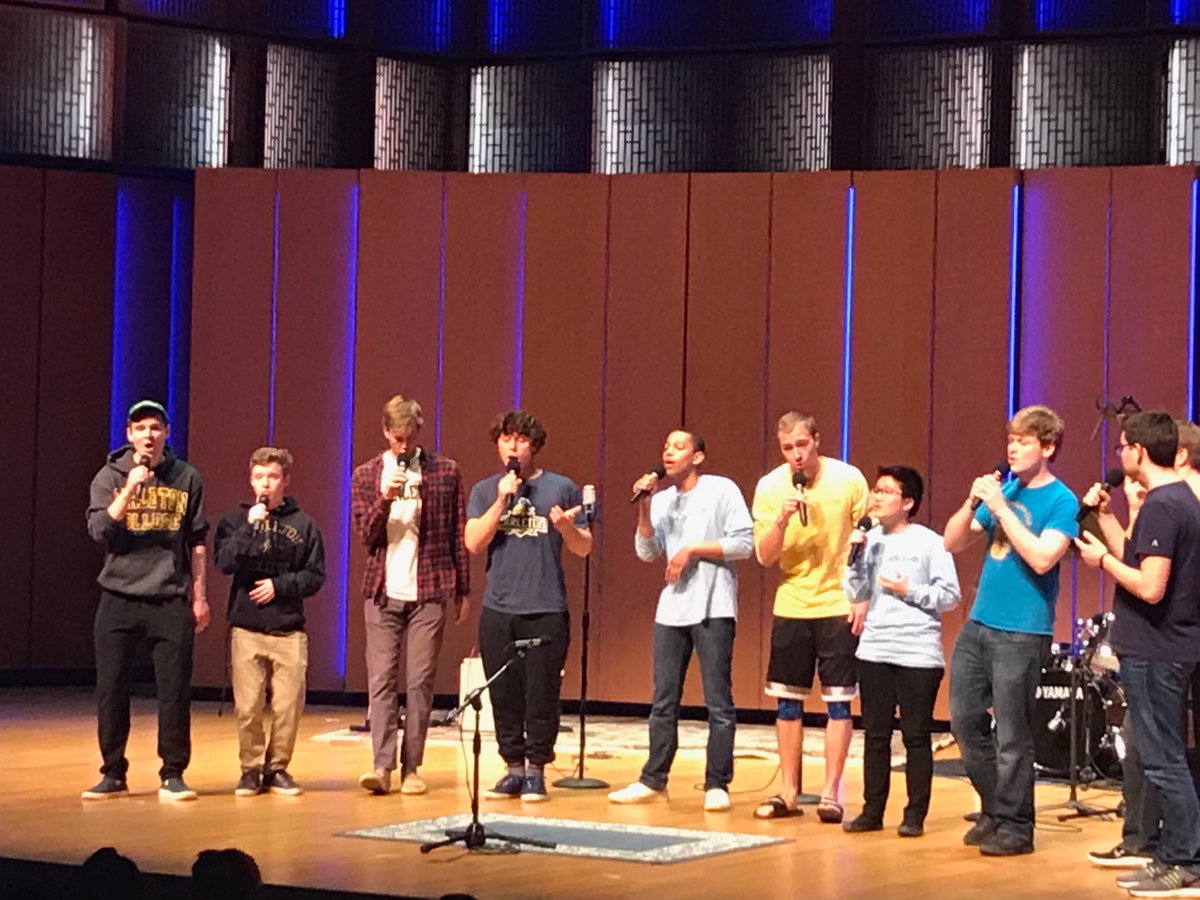 CarletonDOS's tweet photo. @CarletonCollege. Who are those guys....The @SingingKnights during accepted student days. #carleton2022 https://t.co/b6TmH0cupy