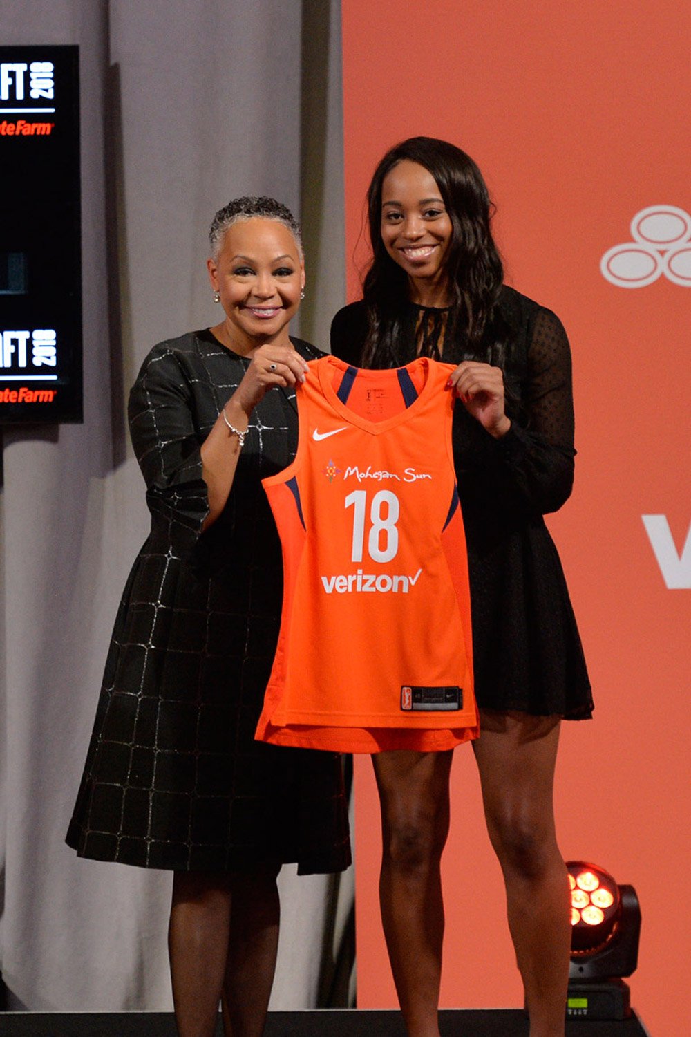 WNBA on X: The first daughter of a former WNBA head coach to be selected  in the #WNBADraft @lexiekiah_4, daughter of @NBA vet Dee Brown!   / X