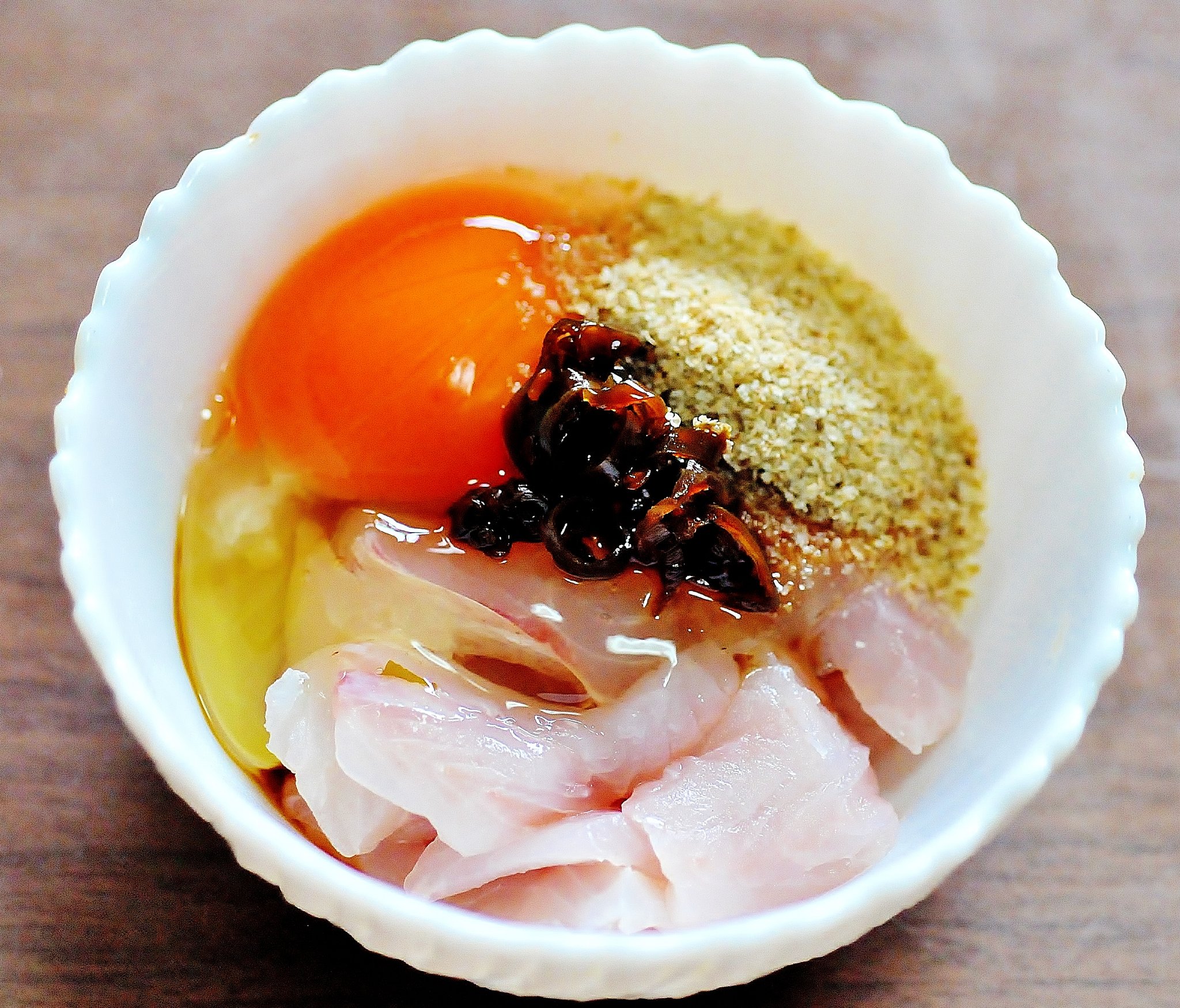 Mer 沖メバルの昆布締めで黄身和え 刺身の残りでいい コウケンテツもおすすめって言ってたし 美味しい卵なら白身も使いたい 摺りゴマに青唐辛子漬け ピリッと個性的にポン酢も これを炊きたてのごはんにかけて 沖メバル生活 黄身和え 卵かけご飯 沖 Mer 沖メバルの昆布締めで黄身和え 刺身の残りでいい コウケンテツもおすすめって言ってたし 美味しい卵なら白身も使いたい 摺りゴマに青唐辛子漬け ピリッと個性的にポン酢も これを炊きたてのごはんにかけて 沖メバル生活 黄身和え 卵かけご飯 沖