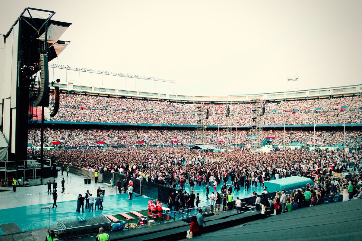 SLOExperience's tweet photo. Who can forget the @PaulMcCartney concert in Madrid in 2016, looked at that crowd!  Happy #TBT everyone! #Madrid #AtleticoMadrid #ThrowbackThursday https://t.co/kw1R9my04r