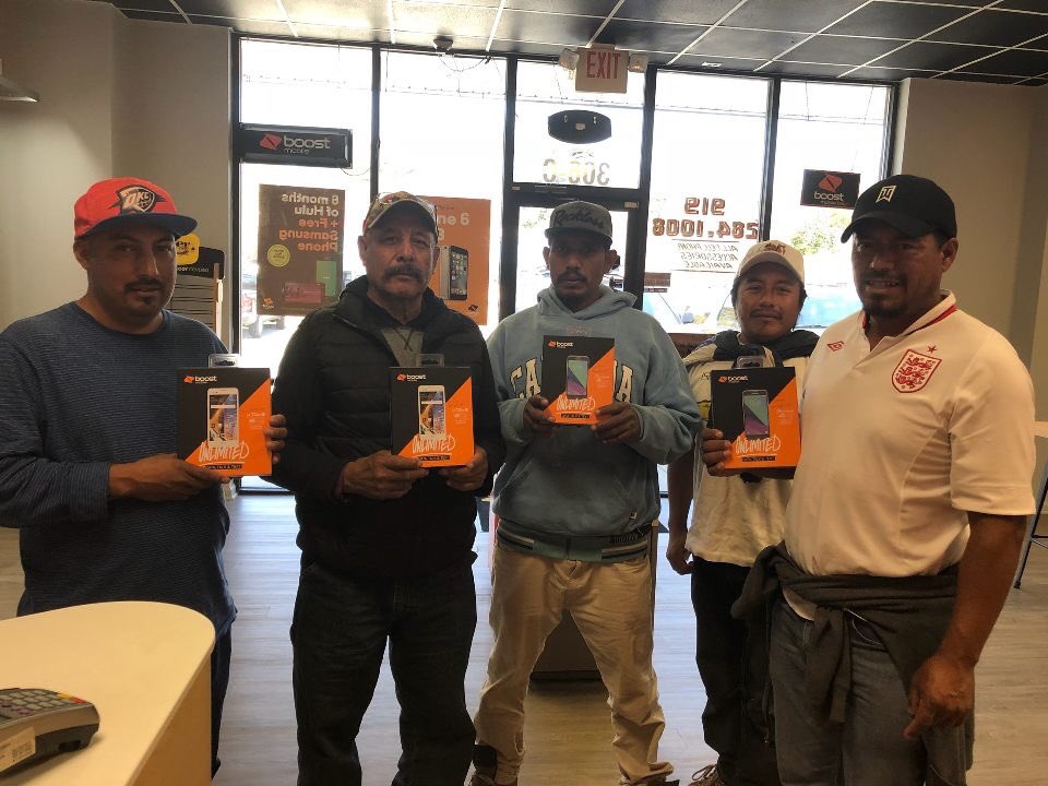 _WirelessWorld's tweet image. Happy customers! 
@shawnatspg @SPG_AJ @Actify_KenV @Spg_Dponce