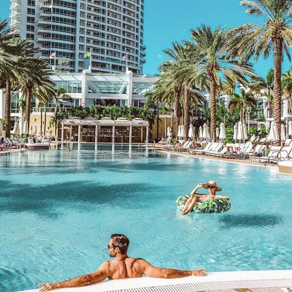 Floating into Friday with #floatnaked. Comment with your weekend plans! ift.tt/2GXAkCr