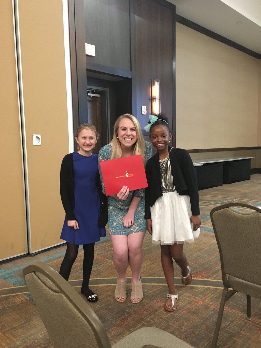 prairied203's tweet photo. Congrats @MissGargano for being our D203 Arlo Schilling First Year Teacher!! #PrairiePride #inspire203 #D203Awards https://t.co/V8AP3chbCS
