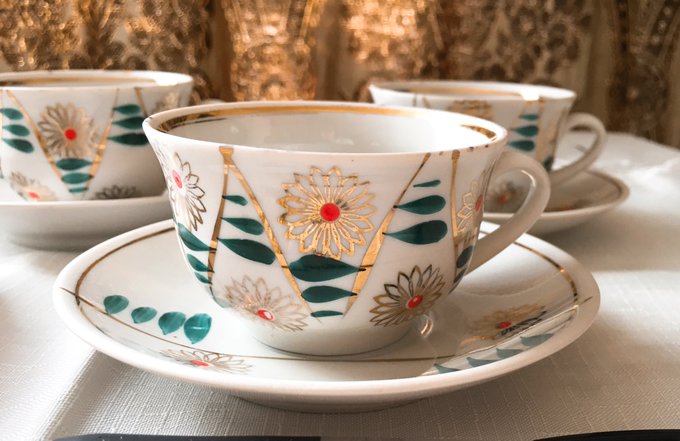 アンティーク食器のtwitterイラスト検索結果 古い順