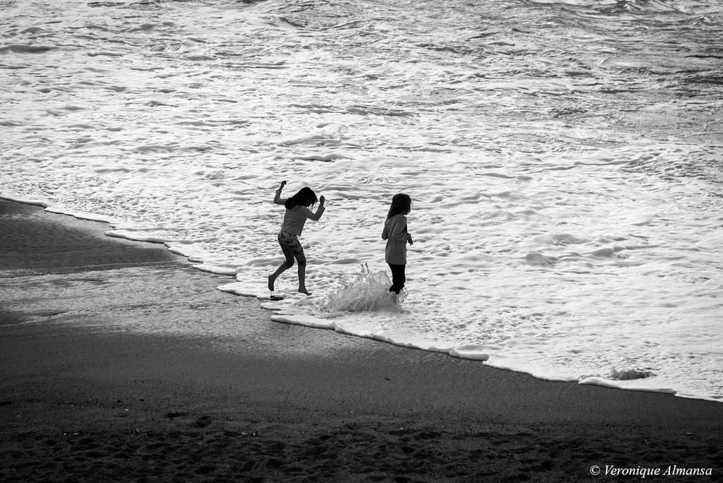 VeroAlmansa's tweet photo. Petit tour à Biarritz #blackandwhitephotography #streetphotography #streetphoto #blackandwhite #biarritz #plage #paysbasque https://t.co/w2V5jBKC2x