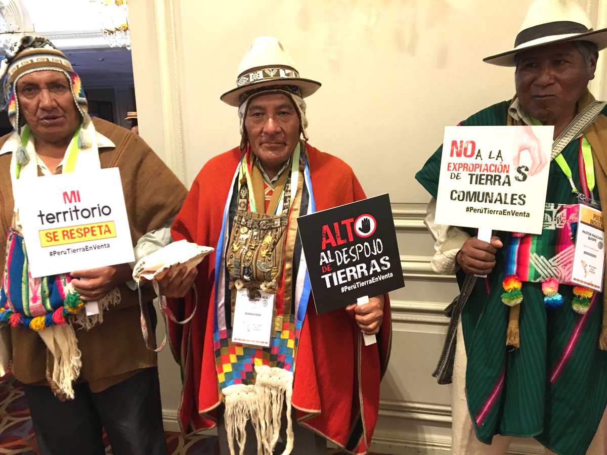 OxfamenPeru's tweet photo. La tierra no se vende, se comparte. No a la ley del Despojo en @peru 
#PeruTierraEnVenta https://t.co/eWn0O1d8gv https://t.co/MuAvIJ6boE