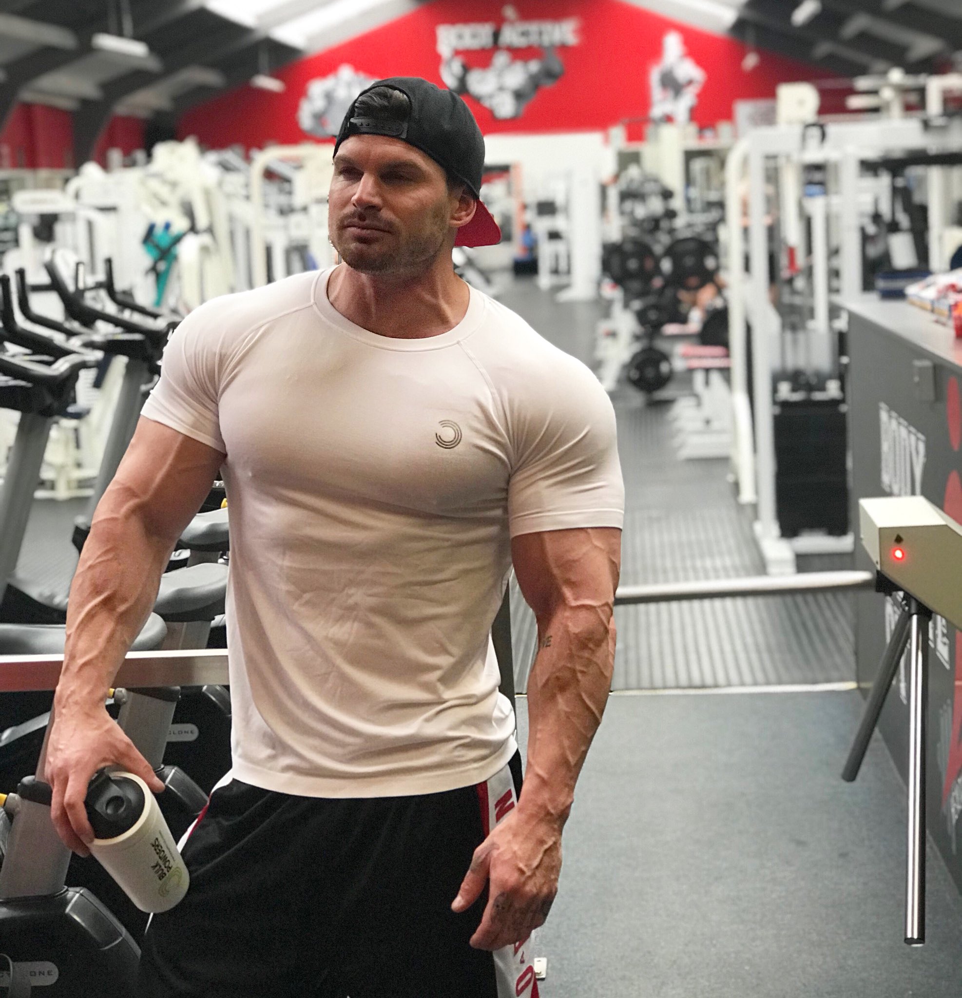 Tom Coleman on Twitter: "It's not how much we do.... But how much love put into doing. 👕 Rocking my new @BulkPowders performLITE™️ seamless t shirt #BULKPOWEDERS are pleased to announce