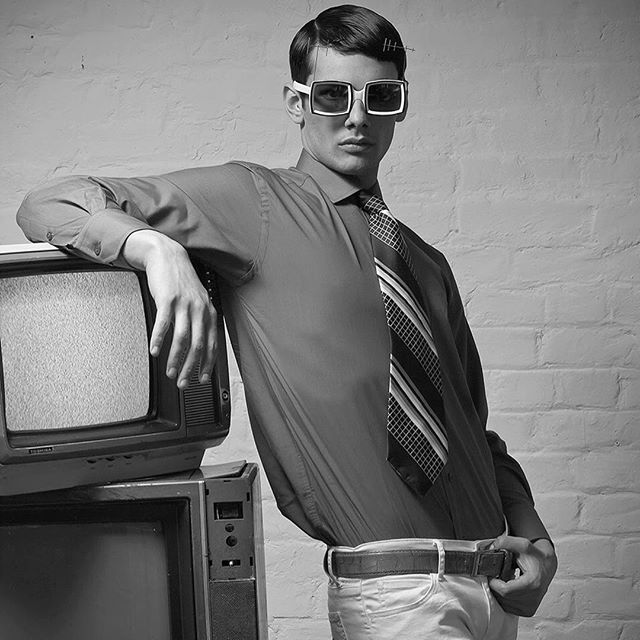 SrqDowntown's tweet image. Friday, May 4 from 1-8 PM at Soto's Optical Boutique TRUNK SHOW 🕶️ 1383 Main Street (941) 953-3788.
The Dog-Days-of-Summer will be upon us soon! Join Soto's Optical as they showcase this exclusive collection: #goldframes #luxury #porche #sporty #sunglasses #Soto @OrgreenOptics