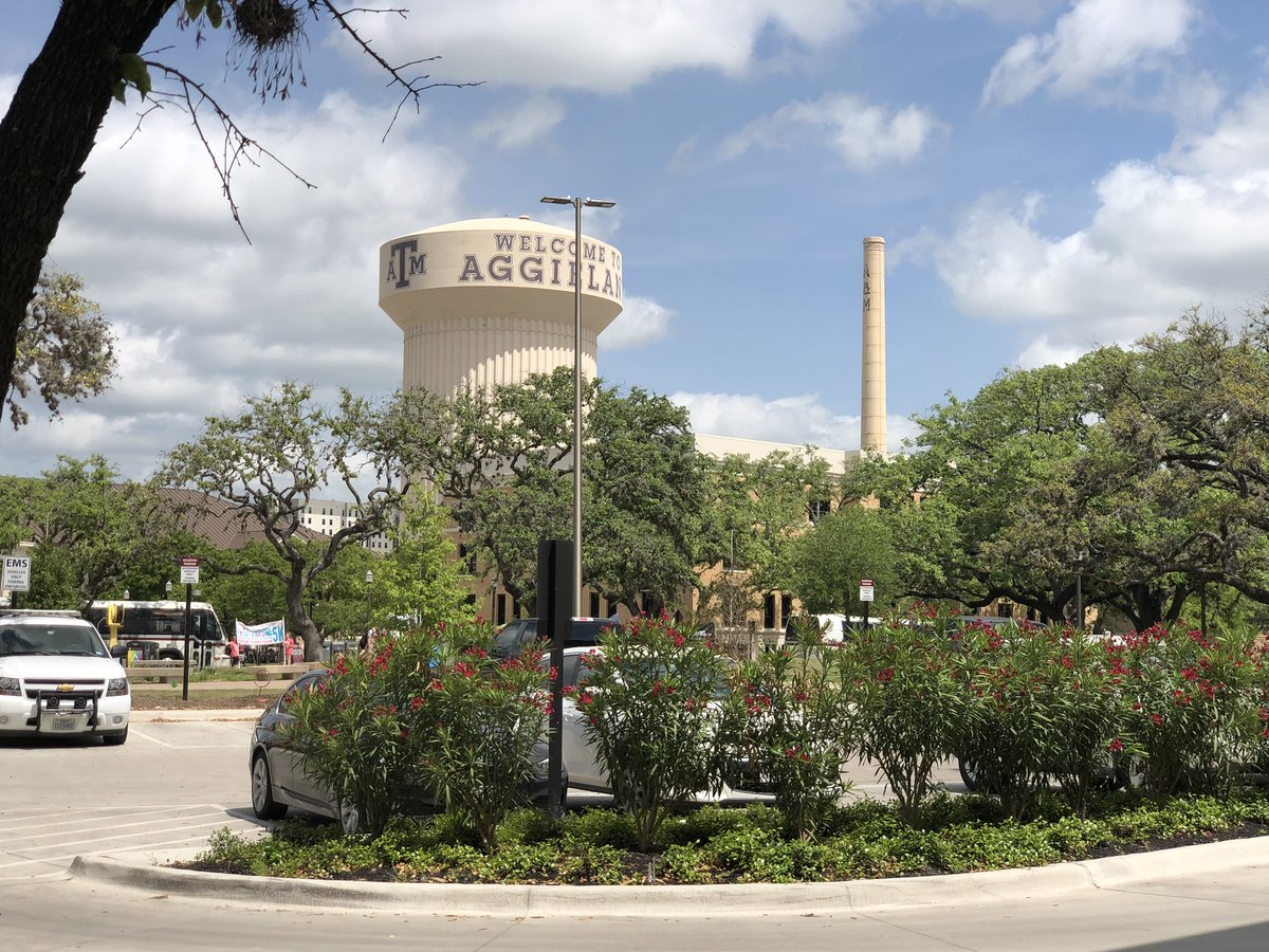 DanielLCavazos's tweet photo. In #Aggieland today talking WiFi! Aggies love Ventev! #BestJobinthe🌎 #Gigem #aestheticsmatter #sitewalk #wirelessconsulting https://t.co/vduDkfMVzf