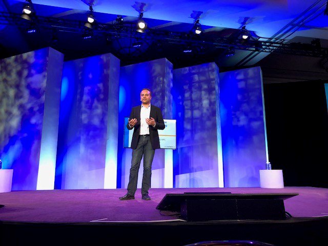 mediamath's tweet image. Live from #DataPlatforms2018 keynote - @IBM&apos;s @SumitGup shares insight on #machinelearning versus deep learning. We&apos;re proud to partner with IBM on #AI + #marketing initiatives.