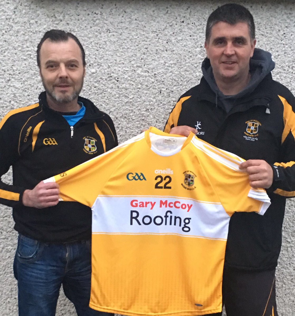 MoneymoreGAA's tweet photo. 🏐New Jerseys🏐
Gary McCoy Roofing presenting Moneymore GAC Chairman Paddy McFlynn with a set of jerseys for the Under 16 Boys. Moneymore GAC and Gary are proud to be supporting the 'Opt for Life' Logo. @JoeBrolly1993 @OptFLFoundation @GaryMcCoy4 https://t.co/ayP15pbggv