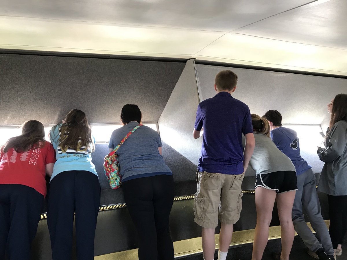 cullyhonortrip's tweet photo. 630’ above the Mississippi River...only a small 2” sway happening right now. #stl2018 https://t.co/ZHAGeSavM9