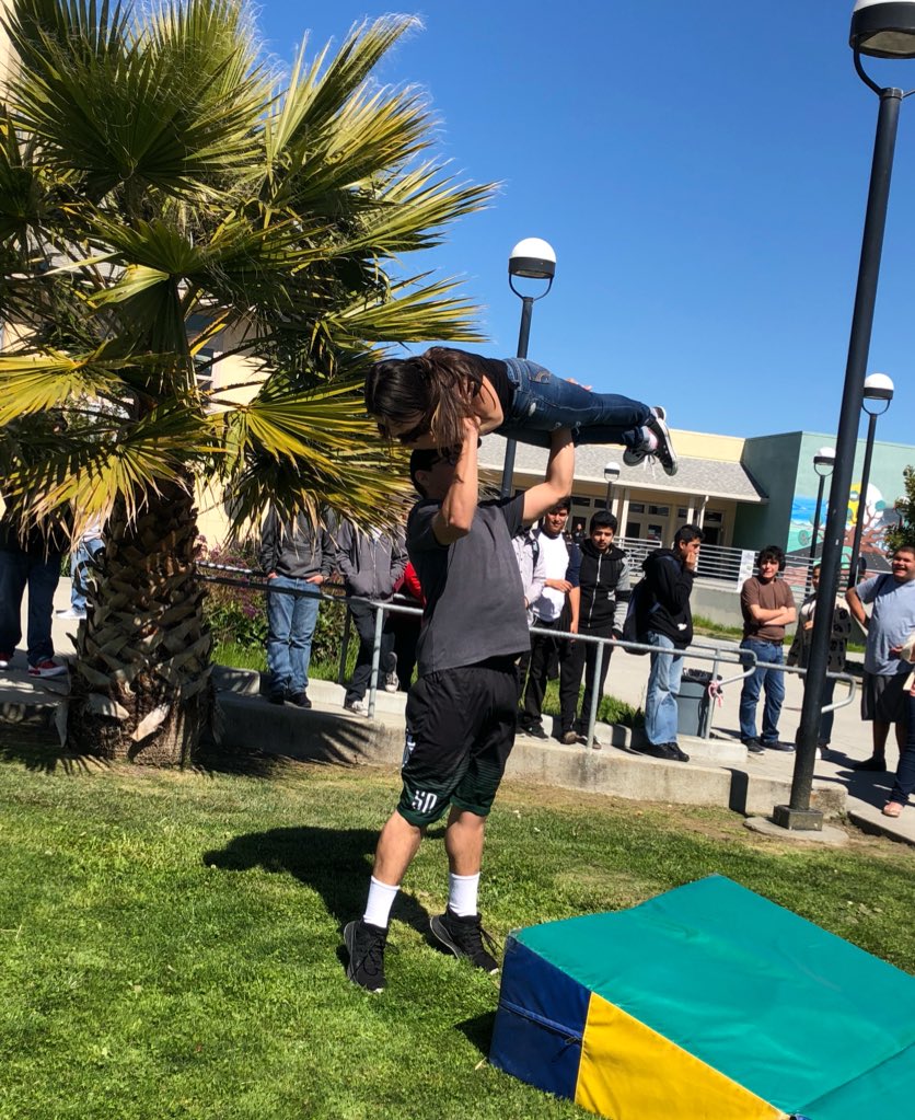 GrizzlyATS's tweet photo. Our first ATS Club recruitment fair during lunch was a success we managed to get manny new sign ups for next year !! thank you to those who participated in our activities we had, here are a couple pictures !! https://t.co/VG0ly61M0b