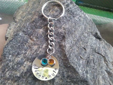 craftfoxes's tweet image. #PersonalizedKeychain with #SwarovskiCrystals Silver Filled, Gift, Personalized Family Key Chain, Key Chain by Yogglover ow.ly/C2C830jnjwP