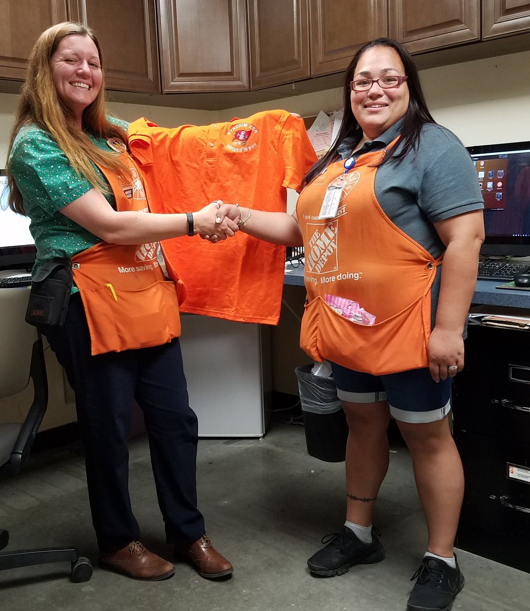 TMJohnson_HD's tweet photo. Great job Annette! You've had a whole store attitude and been a superstar in your department. Congrats to our sales associate of the month. @0256jharris @RyanM0256 @EfrenExports https://t.co/z7SLBMrOIo