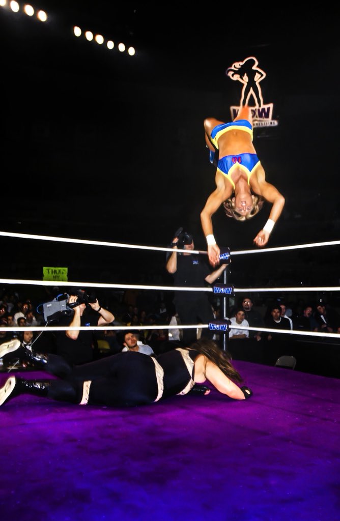 What a #tbt #ThrowbackThursday 🙌🙌 do you know the names of the original #wow #athletes in this photo? Check out our <a href="/instagram/">Instagram</a> as well for another amazing #throwback from the original #WOW cast instagram.com!wowsuperheroes