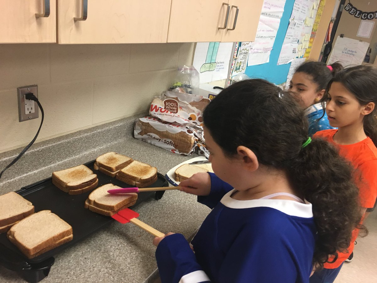 MrsAssee's tweet photo. Today is #NationalGrilledCheeseDay. To celebrate we learned how to measure angles on our grilled cheese, classified the type of triangles & wrote a yummy grilled cheese recipe ! #crosscurricular #isoscelestriangle #angles #equilateraltriangle #scalenetriangle @c_hadfieldps https://t.co/5MKyZ9n9u1