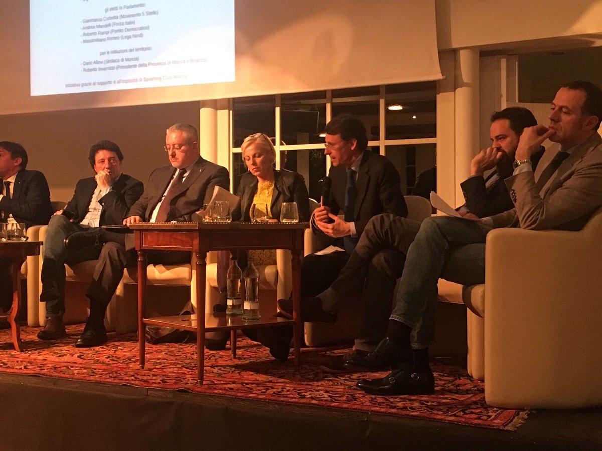 mandelli_andrea's tweet photo. Nella serata organizzata dal @qn_giorno ho ribadito l’impegno preso in campagna elettorale per la #Brianza proseguirò alla #Camera il lavoro iniziato al #Senato per il nostro territorio #sportingclubmonza #RipartiamodallaBrianza https://t.co/qkbHajCuNZ