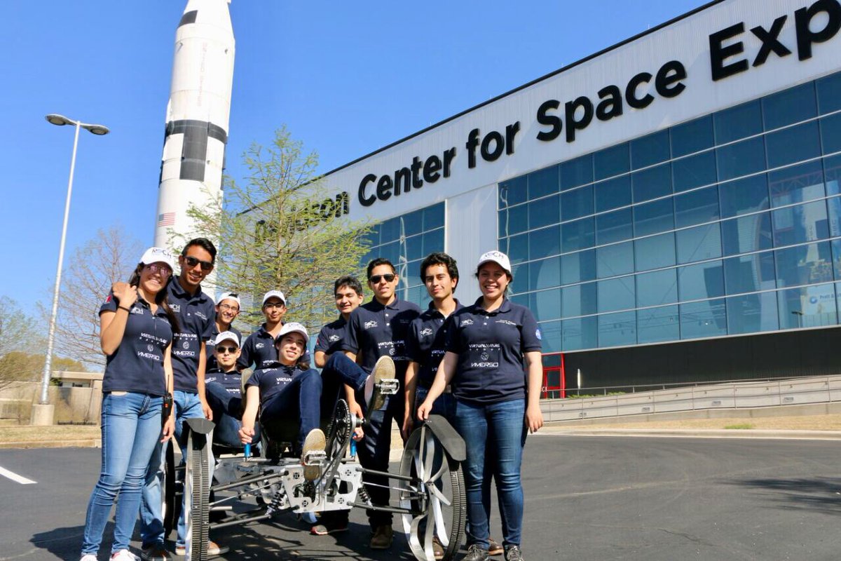 UNAQmx's tweet photo. Las actividades dan inicio, @RoChTeamUNAQ registra a “Enceladus”, el Rover que participará en la competencia y comienza con el reconocimiento de la pista. #BeROCH https://t.co/XQgoMAUelj