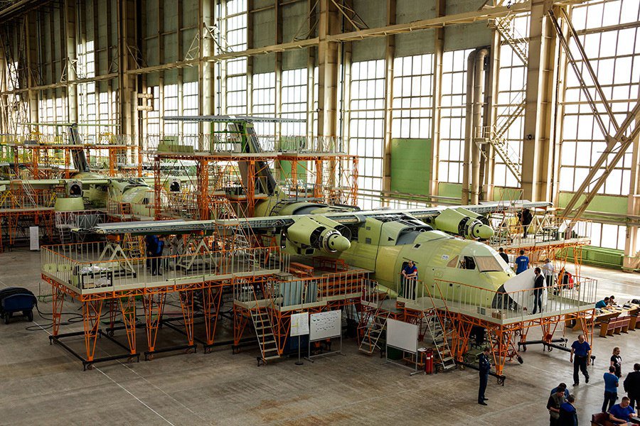 Il-112V light military transport - Page 3 DanN8fBWsAAuj8U
