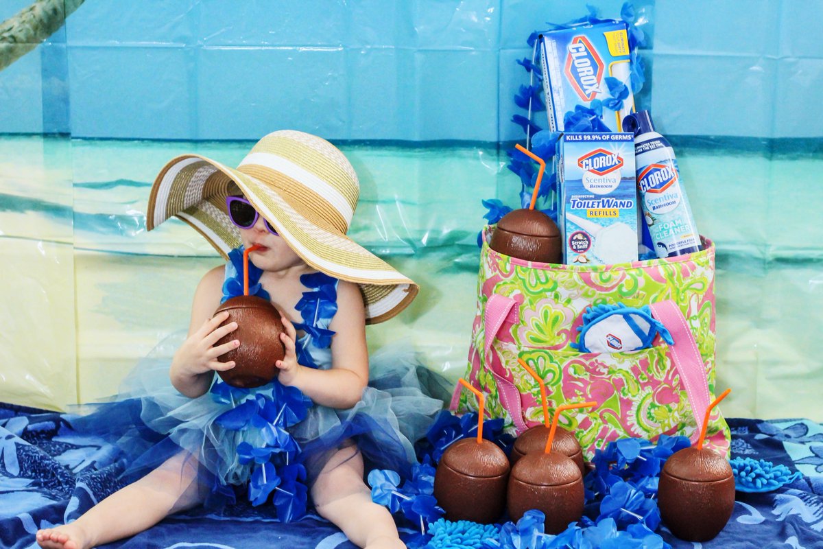 BusyLittleIzzy's tweet photo. I’m bringing paradise to our home, while I clean with the new @clorox Scentiva Pacific Breeze and Coconut 🌴🥥 products! I love how the scrubbing bubbles in the foaming cleanser make my cleaning quick & easy! #ad #MatchMadeInParadise https://t.co/sU4p2Laxfj https://t.co/3vjR95IuIB