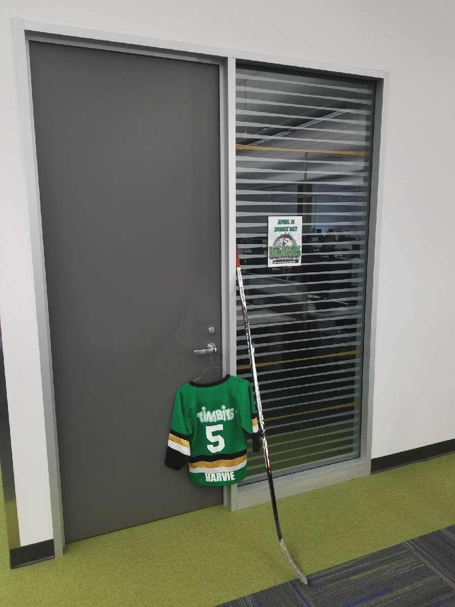 bgocareers's tweet photo. Our hearts go out to the survivors, families, friends and to the entire Humboldt community. #HumboldtStrong #jerseysforhumboldt #JerseyDay #HumboldtBroncos #SticksOutForHumboldt #Changes2018 https://t.co/j17LYWswia