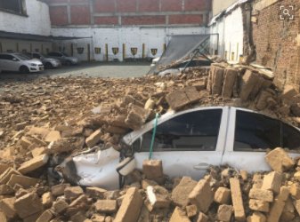 TaxisLibres4's tweet image. #Atención en el #CentroDeCali @MovilidadCali informa que por solicitud del cuerpo de Bomberos se implementarán cierres parciales en la Cra 6 con Cll 6 por colapso de pared en un parqueadero. Les recomendamos a los #Caleños tomar dichas vías. 🚫🚗🚕🚙🏍️Informa:@radiosupercali