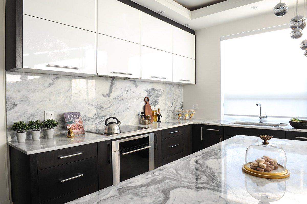 HavanOfficial's tweet photo. Finalist: Best New Kitchen $50K-$99,999. This #InfinityLiving design makes use of quartzite for the kitchen’s island, backsplash & countertops. Flowing worktop is reminiscent of cascading waters. More photos here: https://t.co/FbWLxfN0jD #GVHBAOvations @FortisBC https://t.co/jjCrm7eS6u