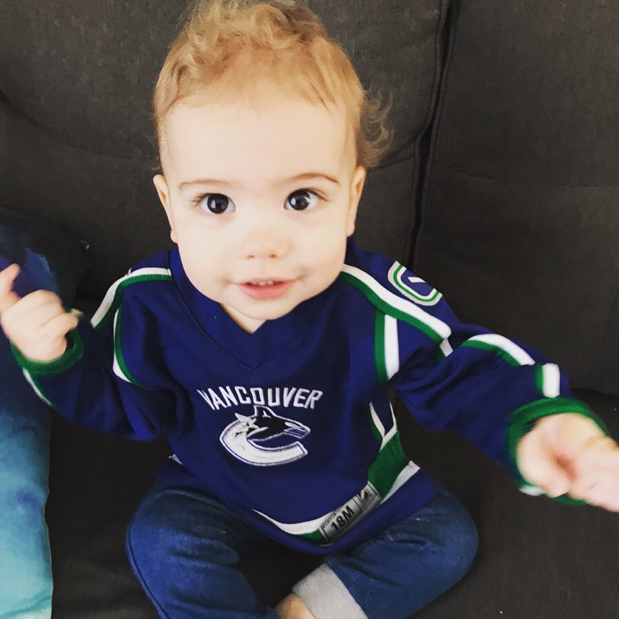 jenstadnyk's tweet photo. Today seemed appropriate for the first time to wear a jersey. He wears it for all the kids who no longer can and the heartbroken ones who loved them. #jerseysforhumboldt #hugyourlovedones https://t.co/03yZbAnF2u