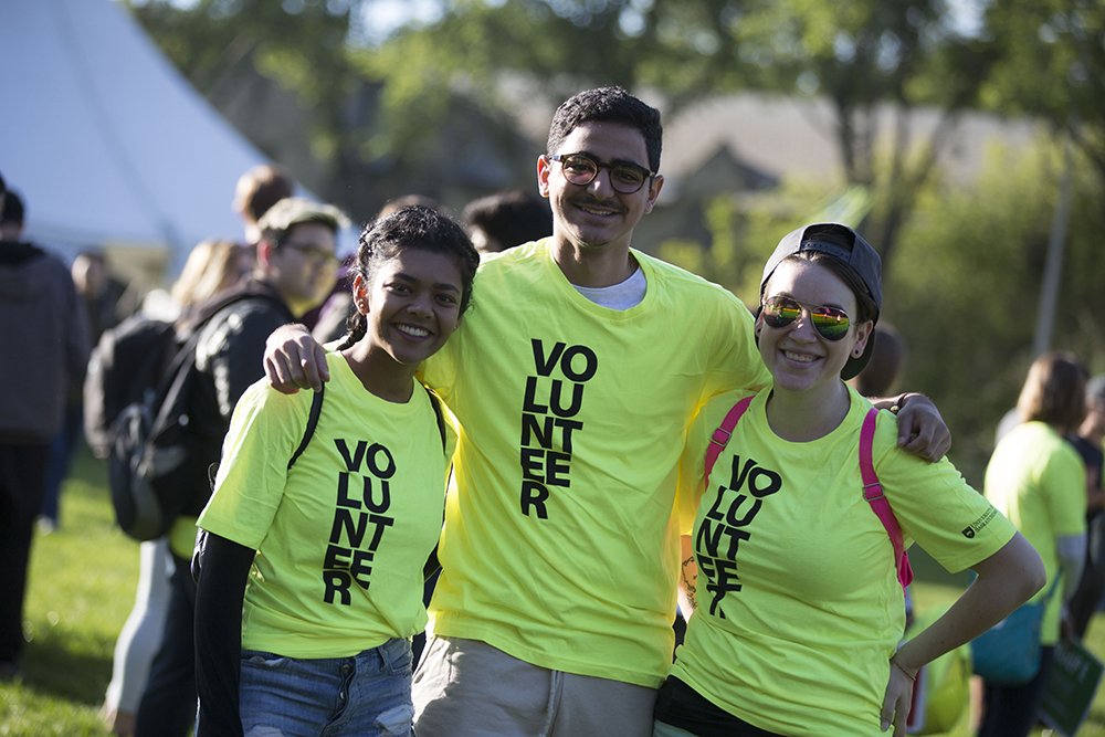 usask's tweet photo. Know your way around campus? Sign up to volunteer at U-Start and help students who are #newtousask #Usask https://t.co/XUWy8x0pCt https://t.co/V0BeKf5wjO