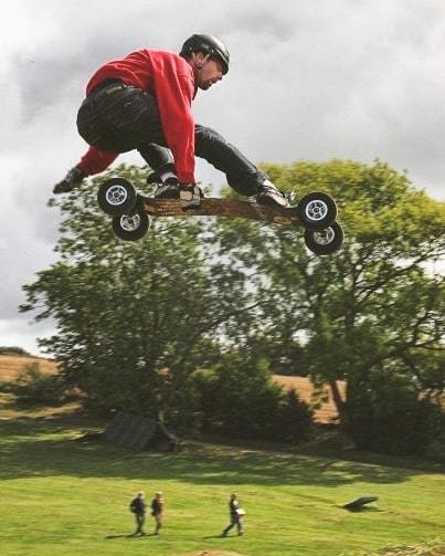 🇫🇷 @pirestyle65 🇫🇷
.
📷 @theoacworth .
.
.
.
#tbt #mbsmountainboards #mountainboarding #battleofbugs #terrainpark #melongrab #bigair #bigmac #fatair #airandstyle #thrasher #nosnow #summer #snowboarding #shred #actionsports #actionphotography #extr… ift.tt/2EHfG3t