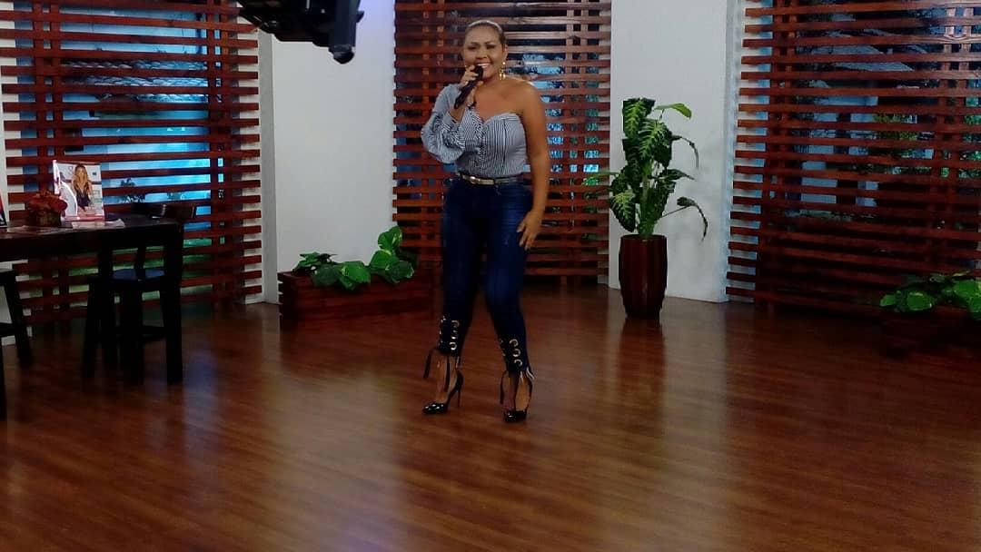 Disfrutando de <a href="/LaSabrosuraTV/">LaSabrosuraTV</a> en #Latiendademibarrio por <a href="/canalmigente/">Mi Gente</a>