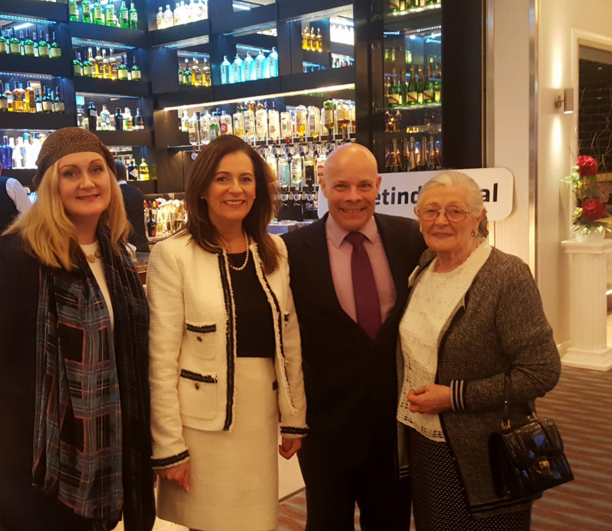 edelspirit's tweet photo. Me with the crème de la Crème of Donegal's hospitality world &amp; just ace folks too 🍀#UpDonegal🍀 #coolestplacetovisit #meetindonegal @donegaldiaspora @govisitdonegal
@HarveysPoint @Castlegrovehse https://t.co/GUtXTMi1WE