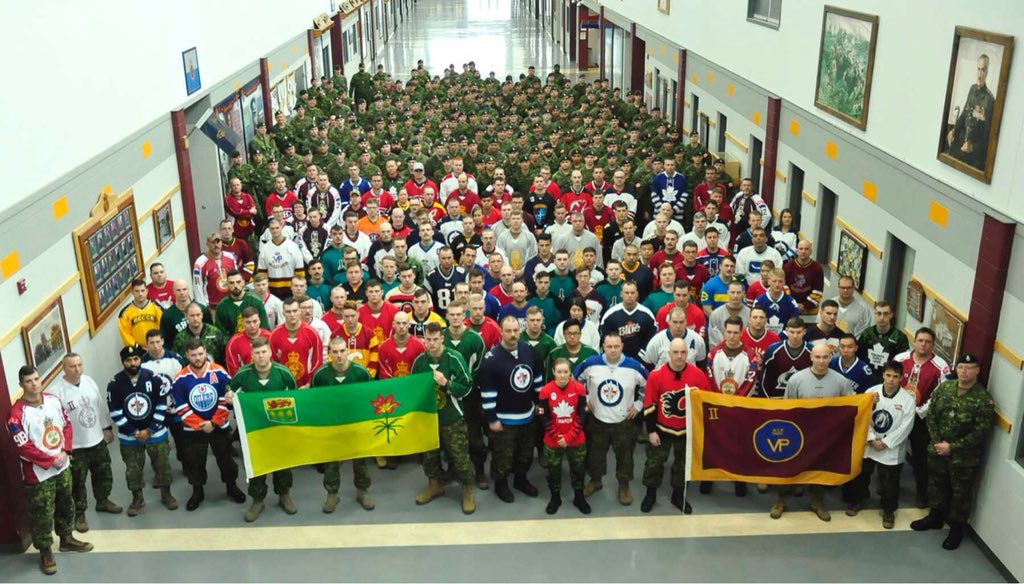 SQuinn459's tweet photo. #jerseysforhumbolt #humbodltstrong #HumboldtBroncos 2PPCLI honours Humboldt https://t.co/KX1AenCqAP
