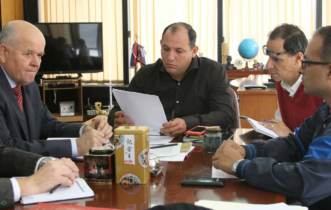 hugbelpsuv's tweet photo. Durante el encuentro con el Embajador Oleg Paferov acordamos establecer alianzas con la República de Belarús para el desarrollo de software y hardware para fortalecer a Venezuela como potencia de la minería digital 🇻🇪—🇧🇾 https://t.co/T1jQIGsKkQ