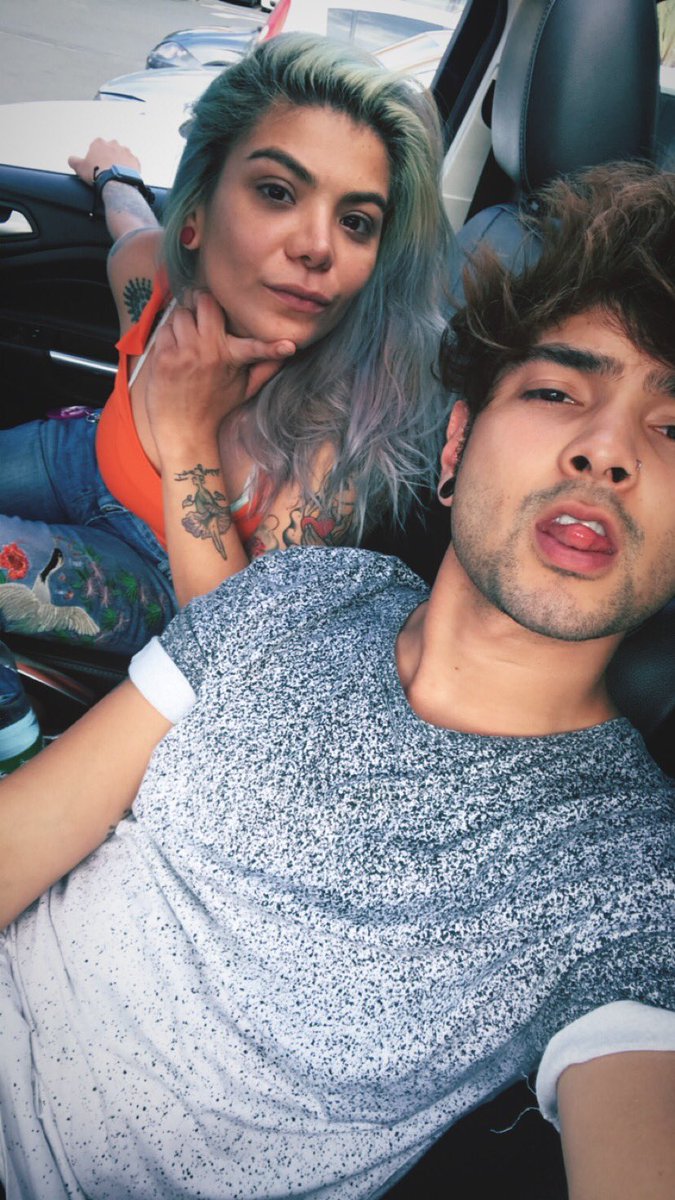 Juanjaramilloe's tweet photo. Hermanita linda @Lasrtajaramillo 💕✨ https://t.co/eCICZQBzge