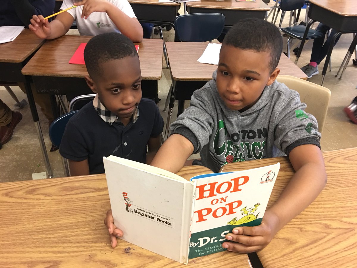 MFogartyES's tweet photo. Buddy Reading Day!! Our 4th &amp; 5th grade readers shared a good book with our youngest readers today. #readingweek2018 @CMonterecy @kristinbagley @warecarlsen @ElementaryZone https://t.co/OezBkNOpsA