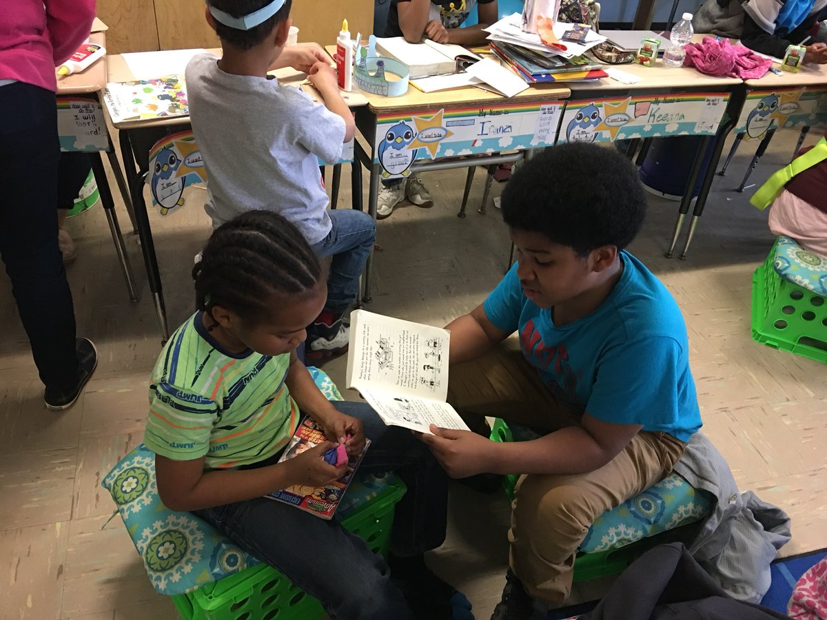 MFogartyES's tweet photo. Buddy Reading Day!! Our 4th &amp; 5th grade readers shared a good book with our youngest readers today. #readingweek2018 @CMonterecy @kristinbagley @warecarlsen @ElementaryZone https://t.co/OezBkNOpsA
