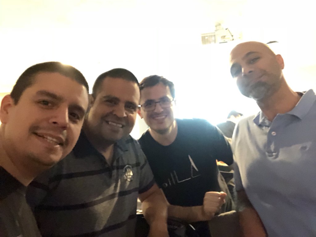 RobertoRiquelme's tweet photo. En iOS Love #ioslove #melidevelopers #meetup @dequin_cl https://t.co/7KlExKO6g2