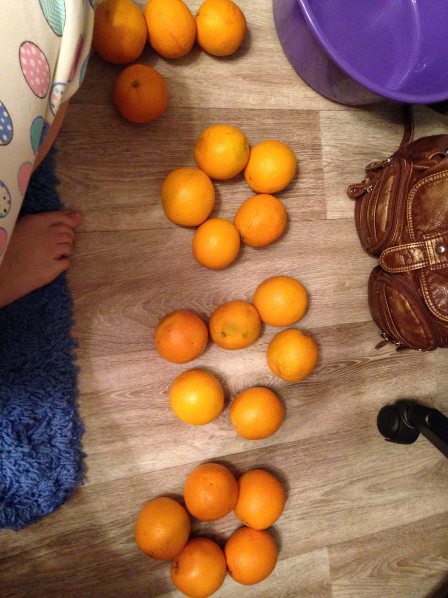 akhmetova2003's tweet photo. IT'S 1pm in Russia and I waited you to turn 28 in Italy so Happy Birthday love of my life!! I made this for you haha 🌕🍊🍊🍊🍊💓💗🌸 @lodocomello https://t.co/IexryXaVf3