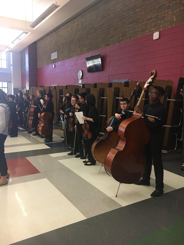 HHMSLeadership's tweet photo. First annual Hoover Hearts the Arts night! https://t.co/u1mRX7LdOM