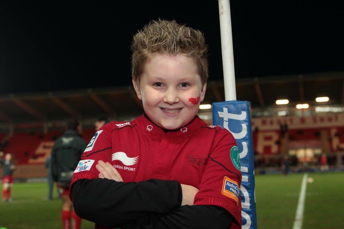 Shezabelle13's tweet photo. Throwback to when Alfie was mascot  for @scarlets_rugby in 2013! 😍 https://t.co/nbTr2UpLmd
