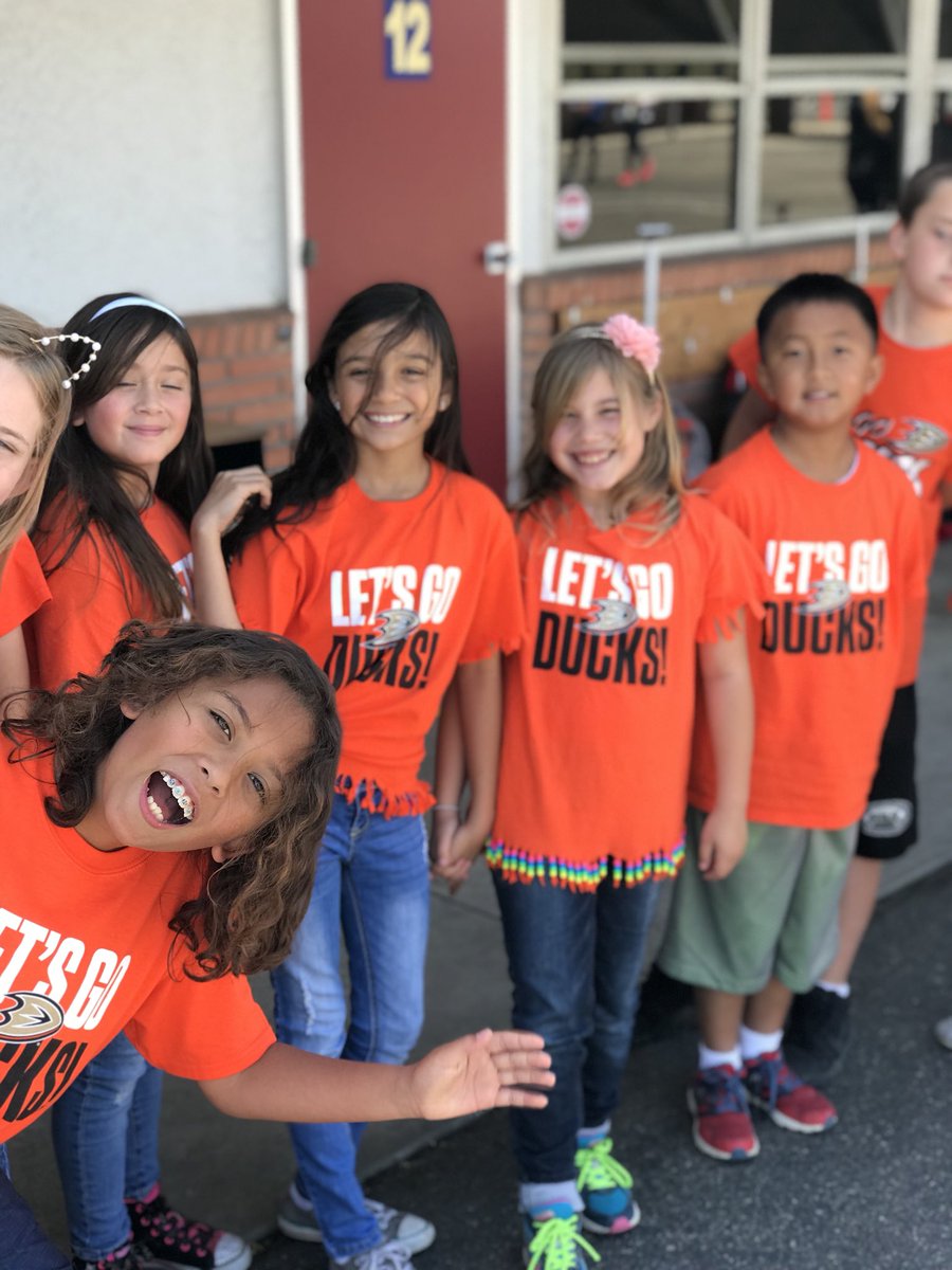 graceschoolshb's tweet photo. Let’s Go Ducks! @AnaheimDucks #paintitorange https://t.co/I1ldhfG1zA