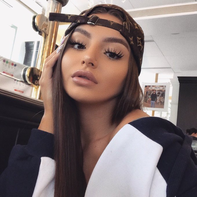 Lil brat brat https://t.co/rrqS5kVQHe