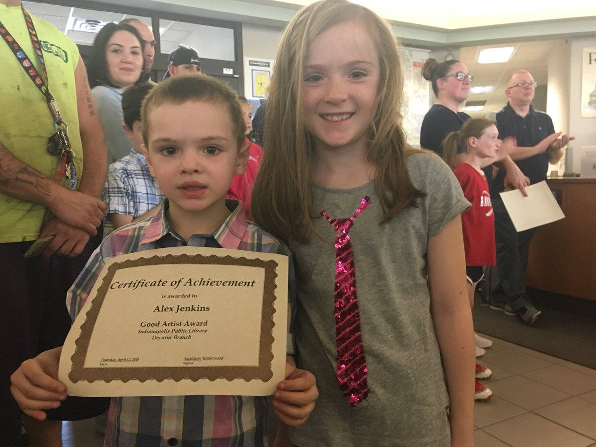 GabriellePurdy1's tweet photo. You are so talented Alex! Congratulations on your award you’re an amazing artist! #DecaturProud #LibertyHawks https://t.co/NvAnrdYacO