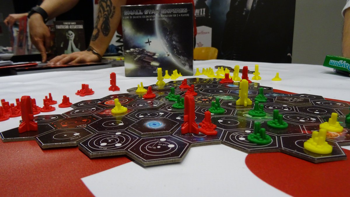 GamesOverBoard2's tweet photo. Qualche foto durante il Modena Play! 2018. https://t.co/vPvImupYuh
#play2018 #playtrade #boardgame #cantplay #giochidatavolo #tabletop https://t.co/VJ3xPPv6rC