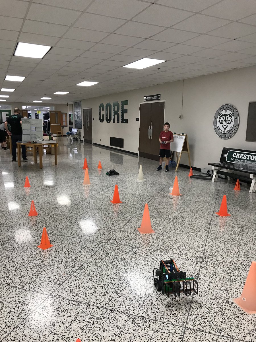 cia_rocks's tweet image. STEM in Action at CIA! #ciarocks #Warrenmatters @MrsRayCIA @MrsPolesel_CIA @jwaggs_CIA @CIArobotics